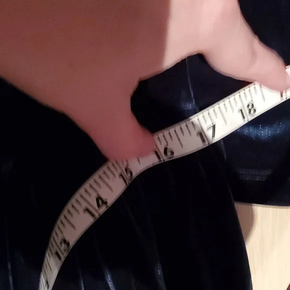 Vixen by Micheline Pitt Startlet Wiggle in Hunter Green Velvet, Size 2x GUC - Picture 6 of 6